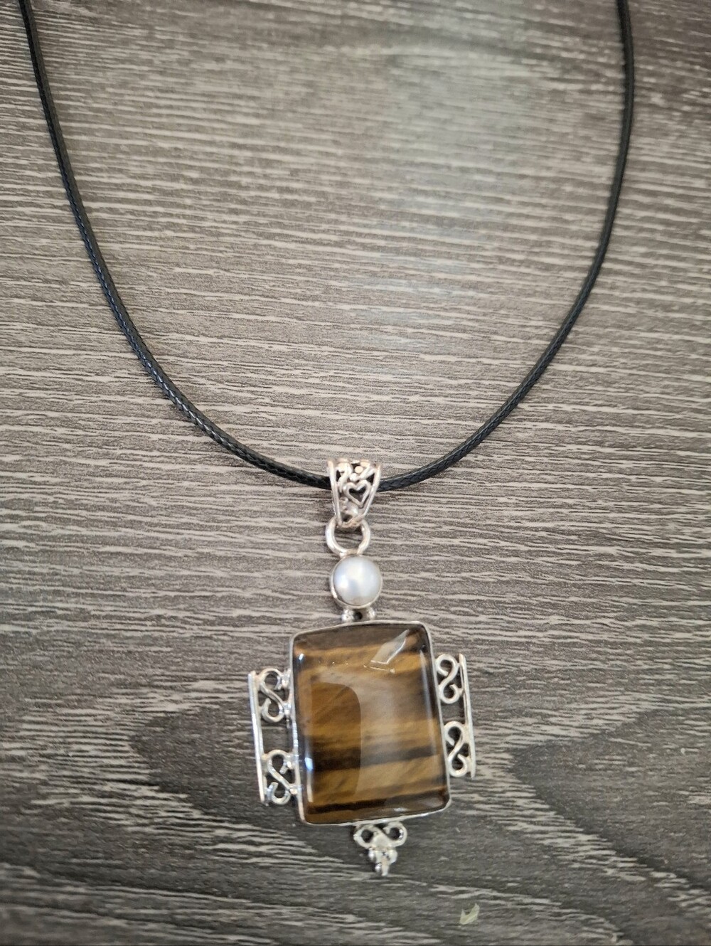 Necklace With Pendant Tiger Eye Square And Pearl Accent In Sterling Silver 24"